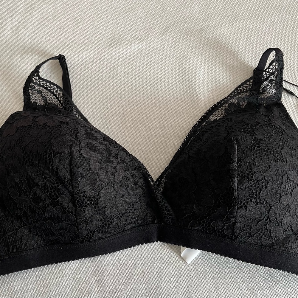 Knix deep v lace black bralette